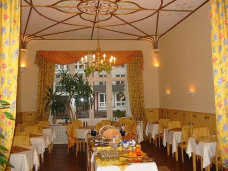 Hotel Pension Savoy Near Kurfuerstendamm Берлин Ресторан фото