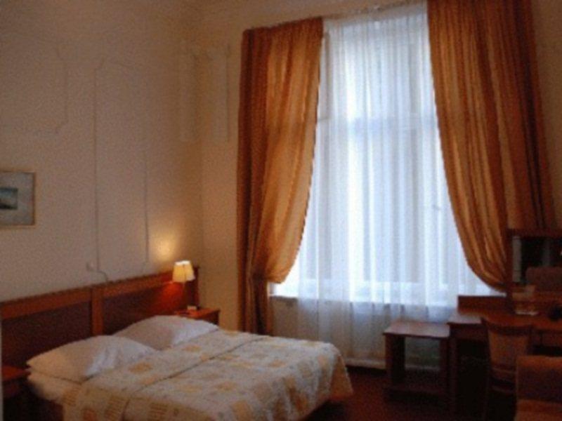 Hotel Pension Savoy Near Kurfuerstendamm Берлин Номер фото