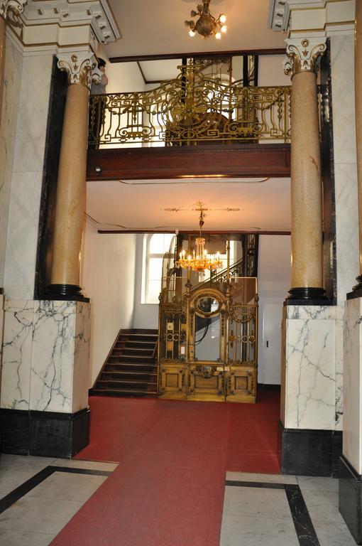 Hotel Pension Savoy Near Kurfuerstendamm Берлин Экстерьер фото
