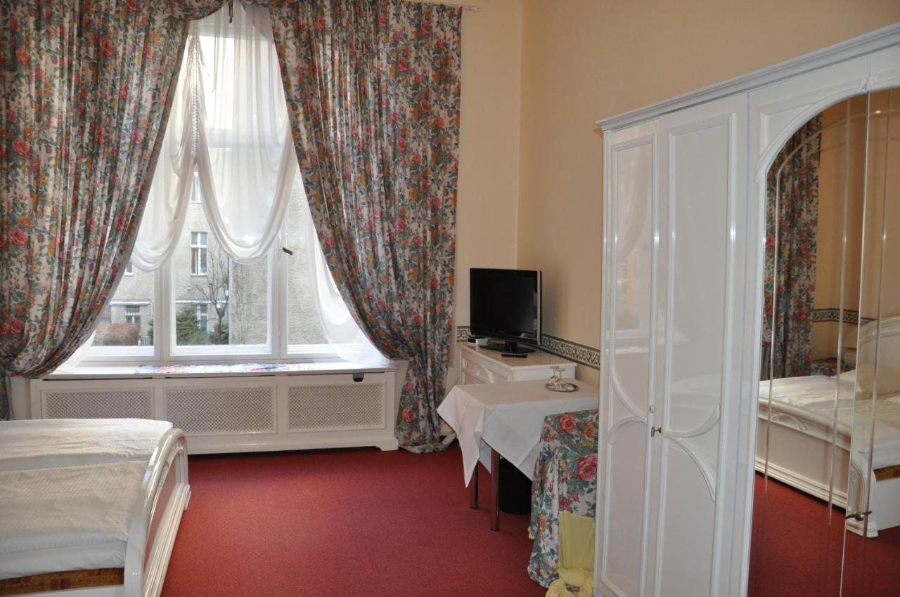 Hotel Pension Savoy Near Kurfuerstendamm Берлин Номер фото